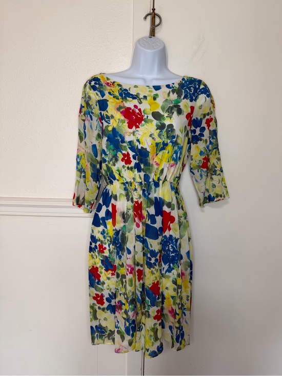Alice + Olivia Dresses & Skirts - Alice + Olivia Floral Midi Dress in White, Blue, Red, Yellow, Green SP